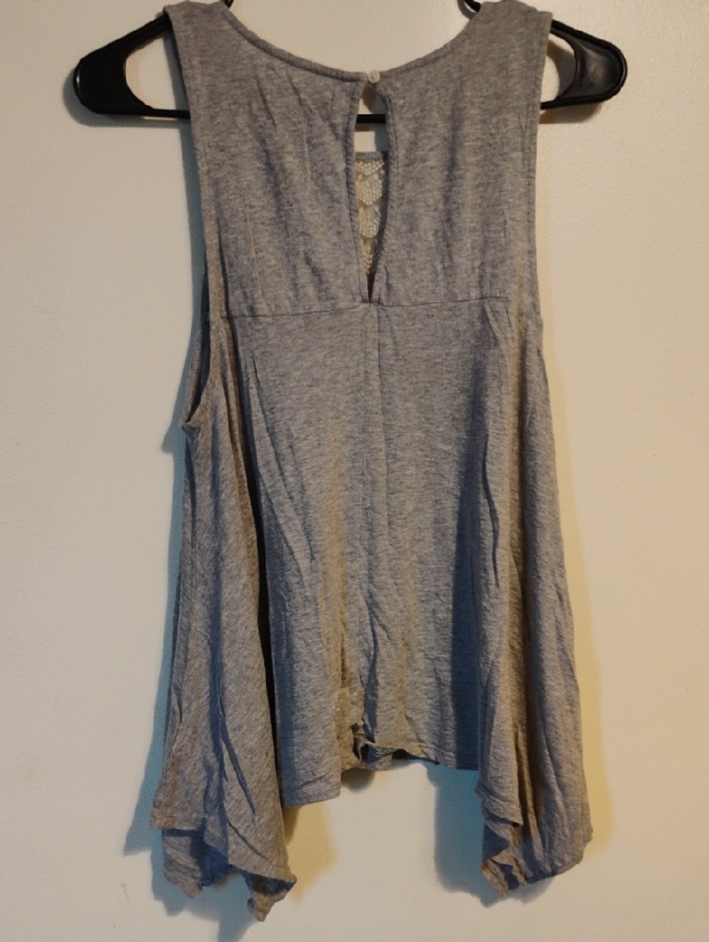American Eagle Gray Crochet Yoke Top Handkerchief Hem Boho Size Large - Picture 6 of 6